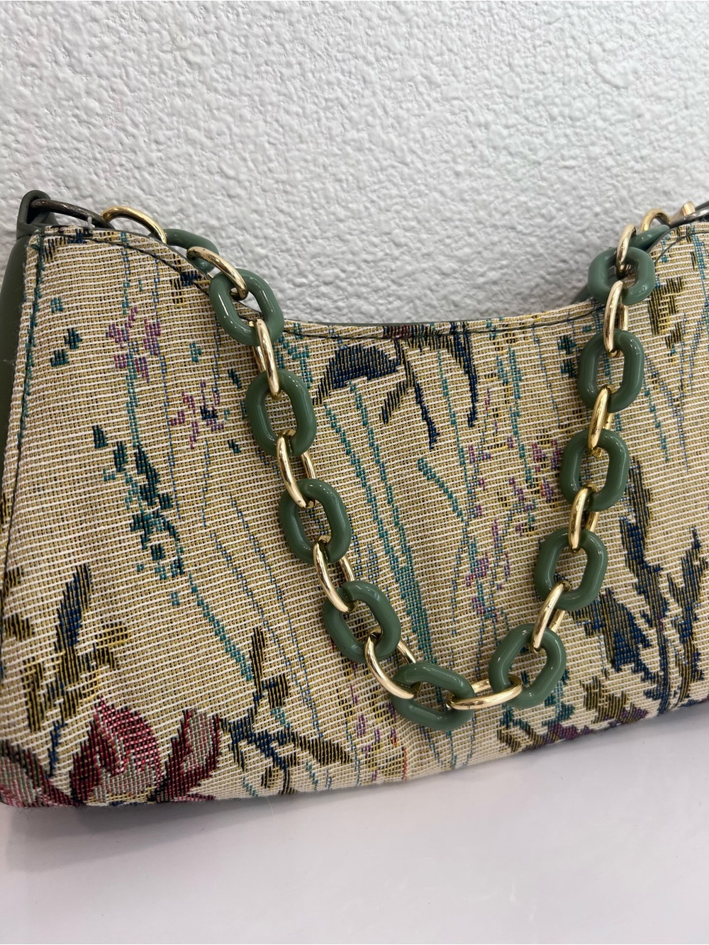 Vintage Floral Tapestry Baguette Bag – Green & Gold Acrylic Chain Strap Shoulder - Picture 2 of 13